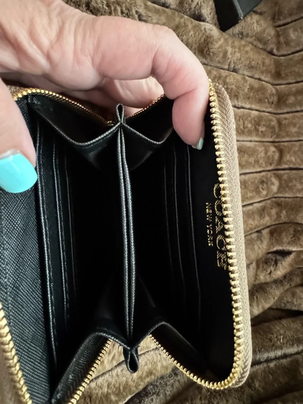 NWT COACH Pink Bow Signature Zip-Around Wallet - Picture 3 of 4